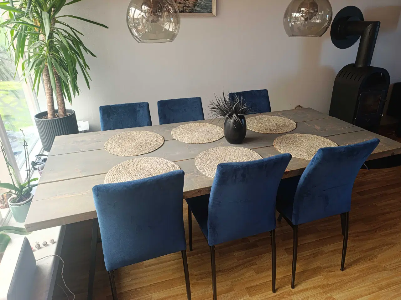 Billede 1 - Spisebord i træ 