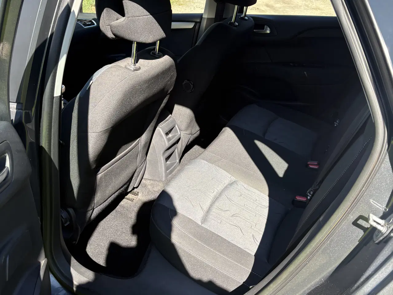 Billede 9 - Nysynet og nyserviceret 1-ejers Citroën C4 1,6!