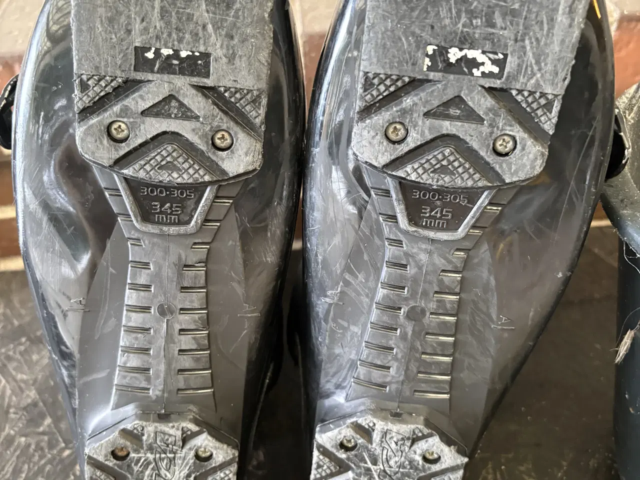 Billede 2 - Ski og skistøvler sælges