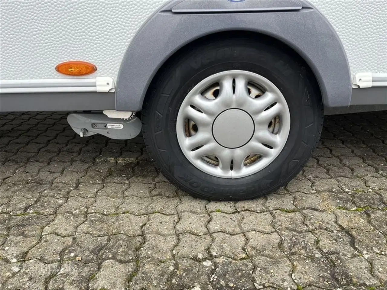 Billede 5 - 2014 - Caravelair Antares Luxe 527 Fortelt: Isabella Commodore Concept, mover, tv-antenne, sidesiddegruppe, kompressor køleskab m/ frostboks, 3 køjer og dobbeltseng