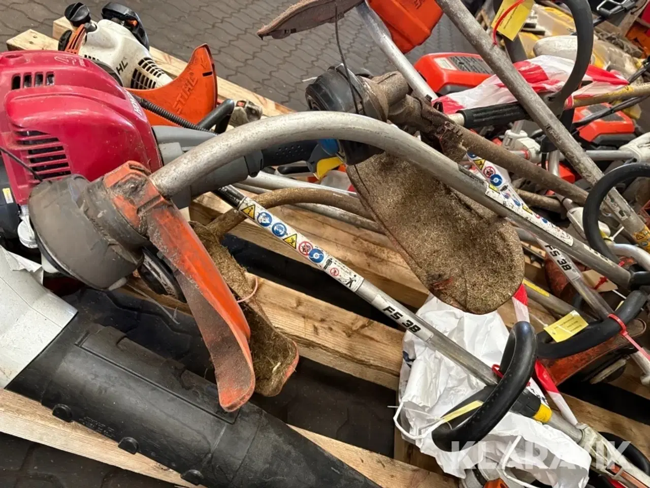 Billede 10 - Diverse haveredskaber