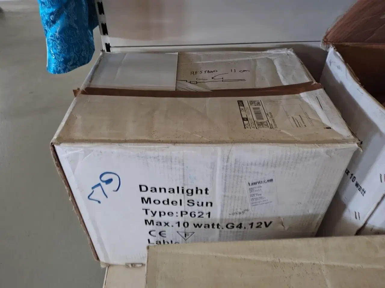 Billede 1 - To loftlamper samt reservedele