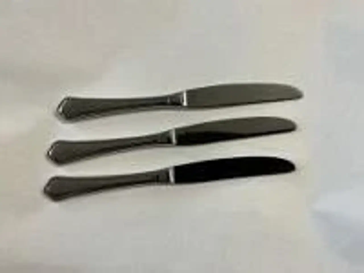 Billede 1 - 50 stk. Brugt Bordkniv Chippendale massiv 215 mm mrk. Chippendale på bladet
