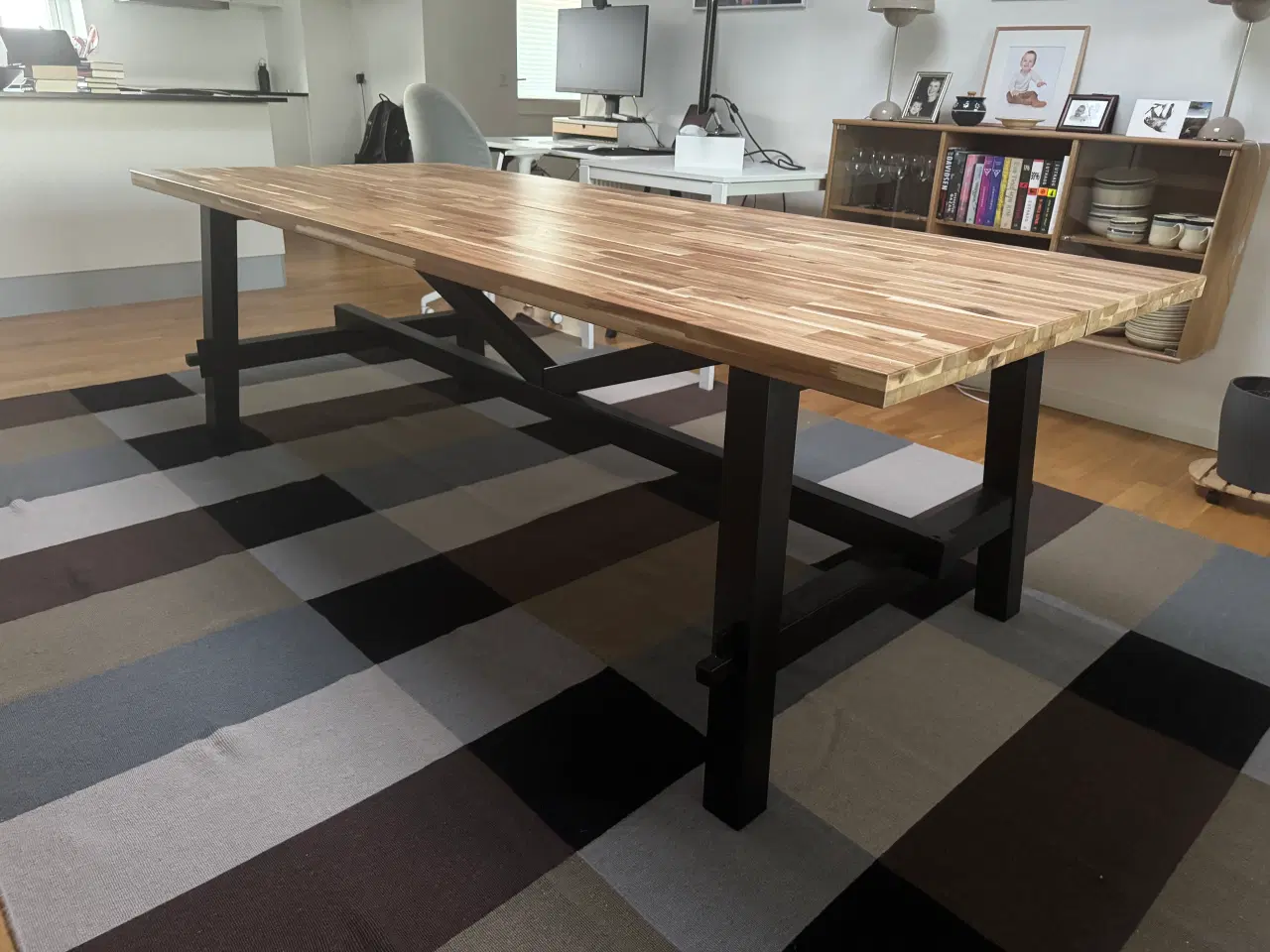 Billede 3 - Spisebord, Skogsta, Ikea