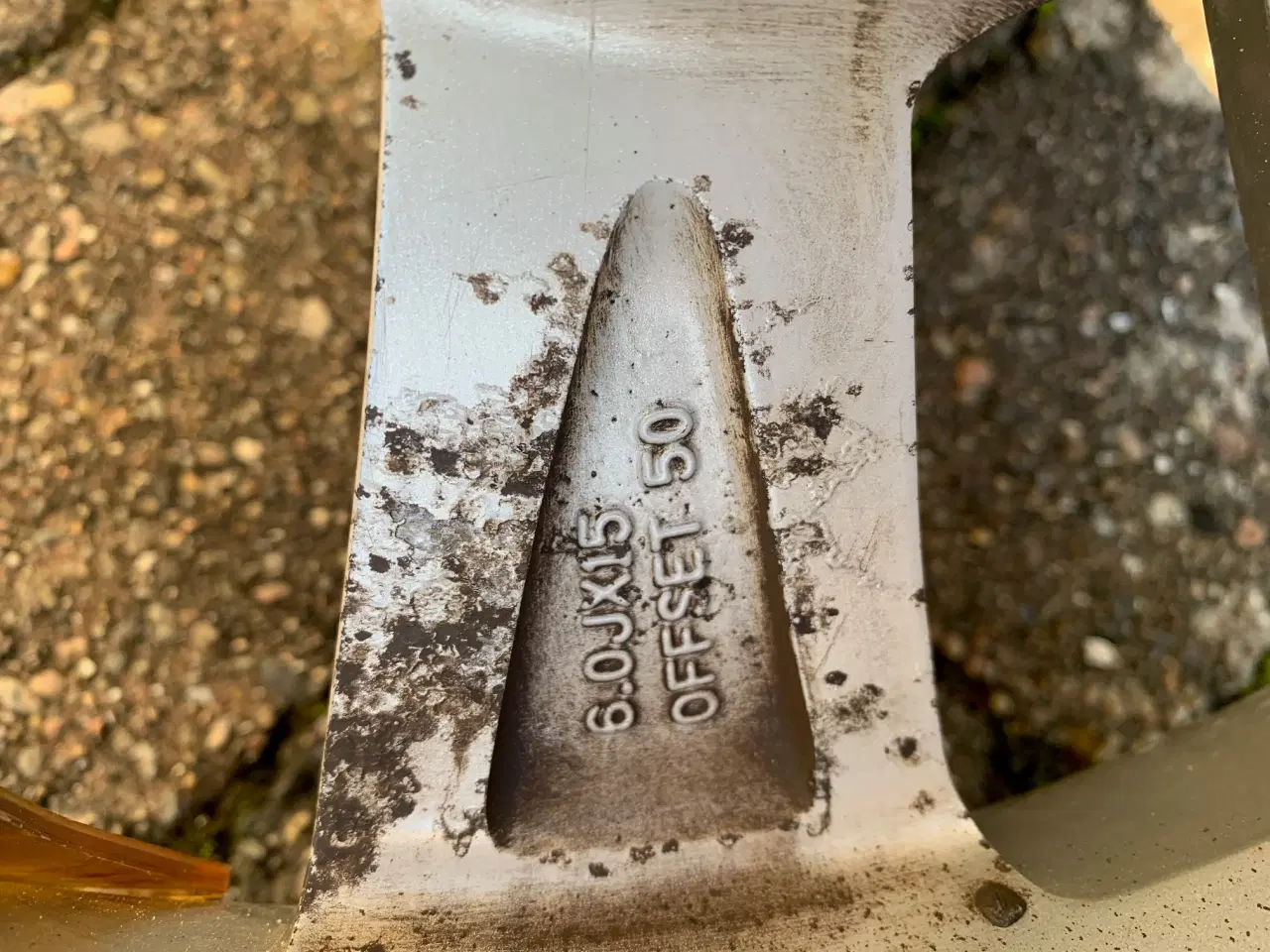 Billede 5 - Nyere dæk på alufælge