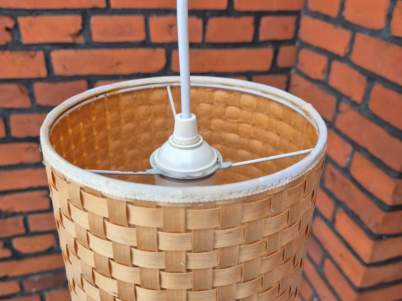 Billede 8 - Sød retrolampe i flet med det hyggeligste lys