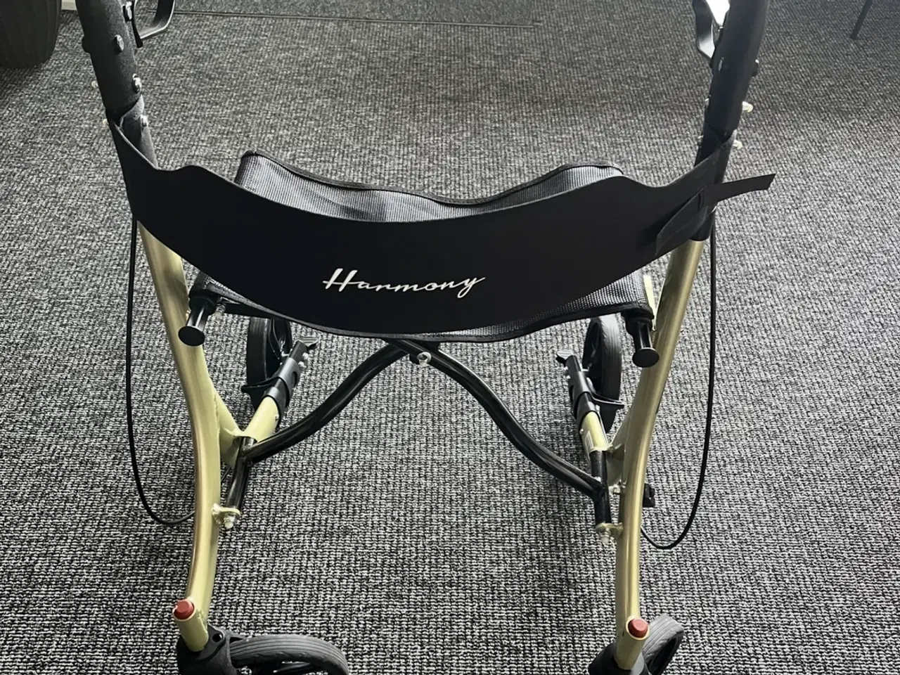 Billede 2 - Rollator, let at klappe sammen