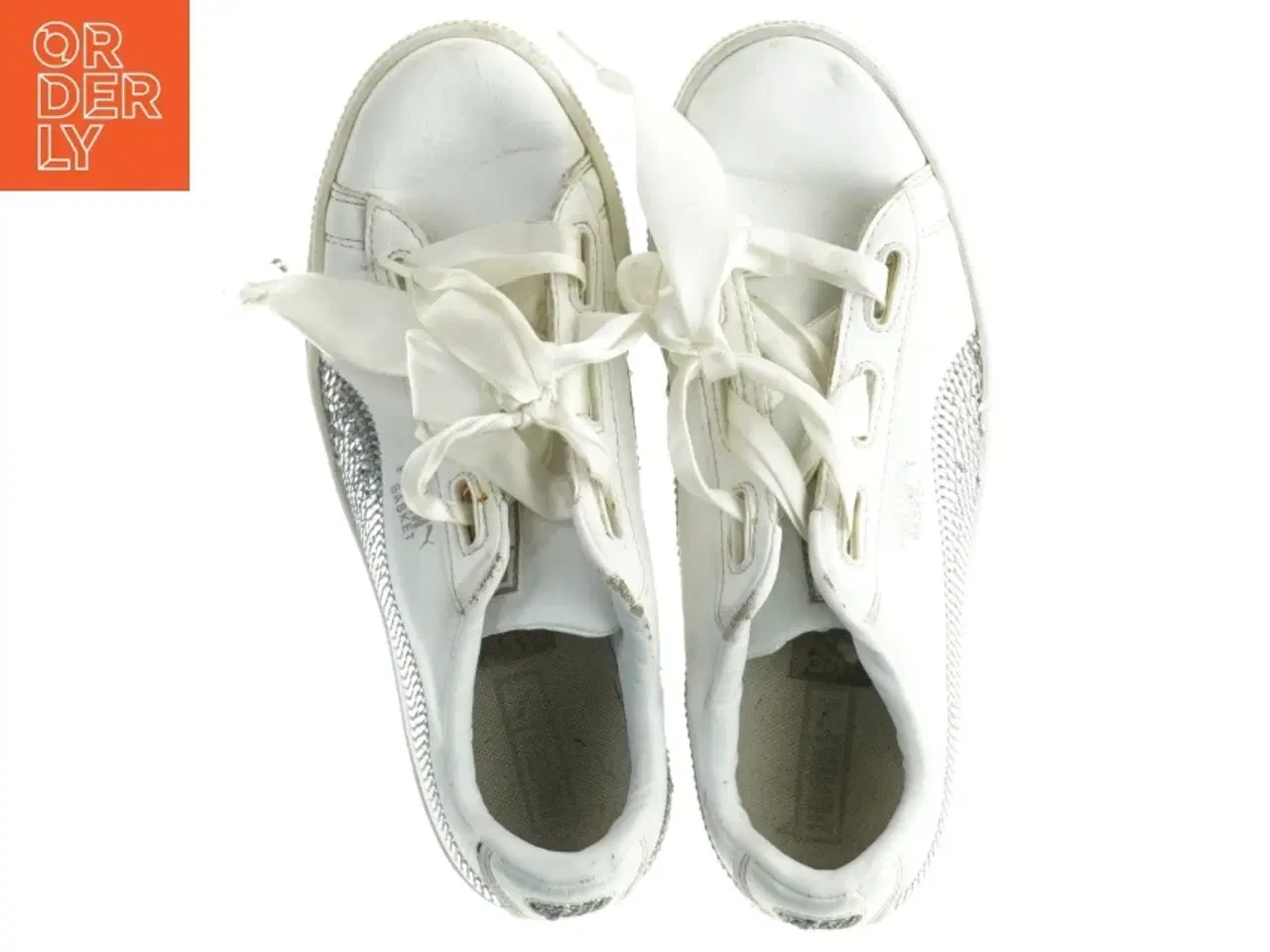 Billede 3 - Hvide sneakers med palietdetaljer fra Puma (str. 36)