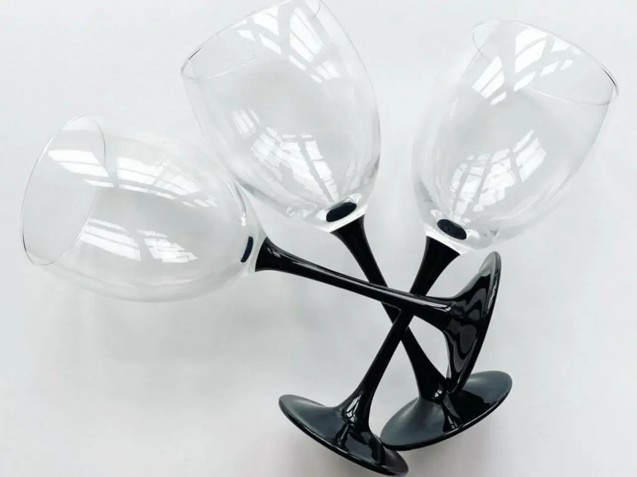 Billede 2 - Luminarc vinglas m sort stilk, 21 cm, pr stk