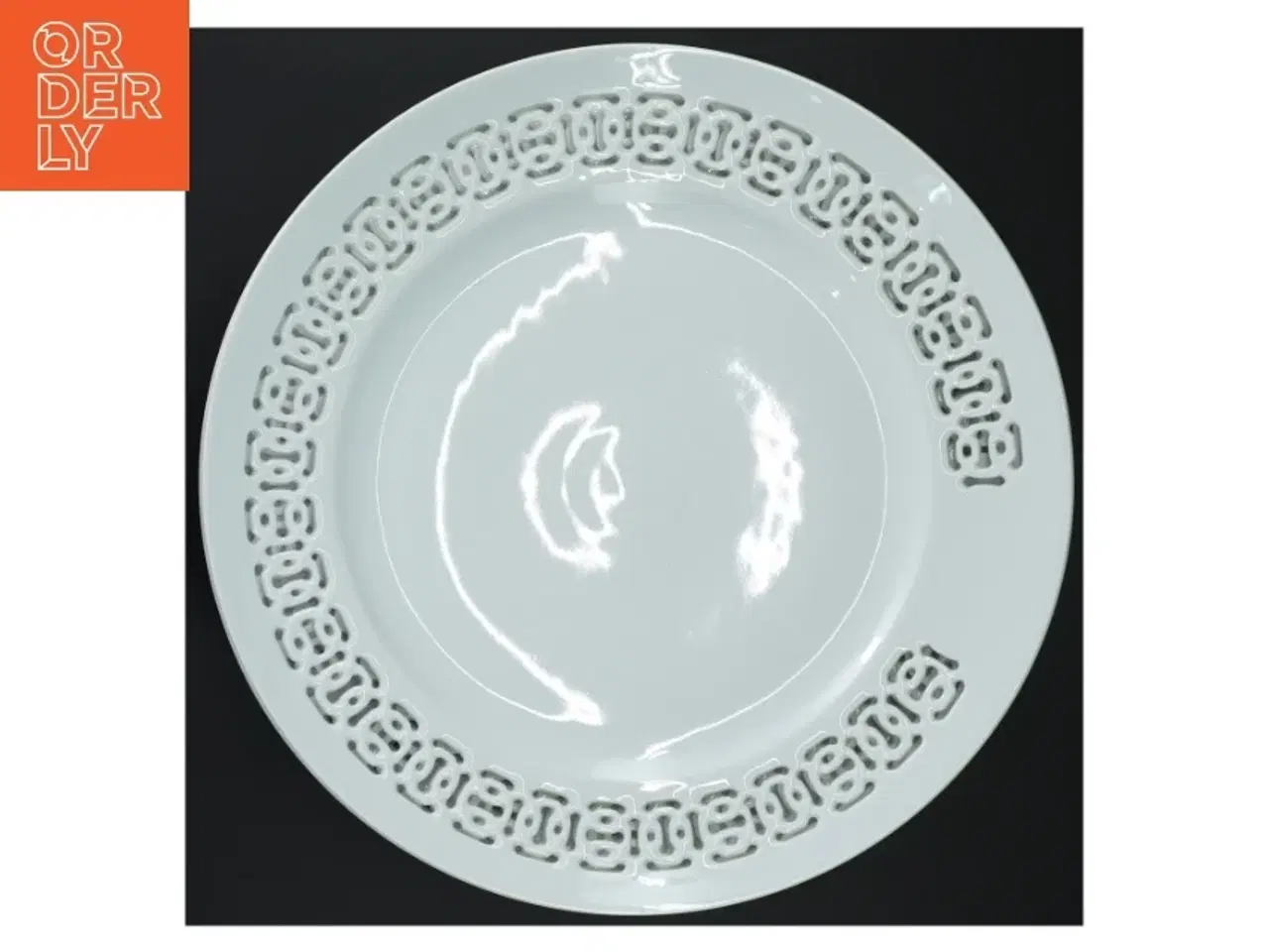 Billede 2 - Sæt af hvidt porcelænsfade (str. Ø. 27,5 cm)