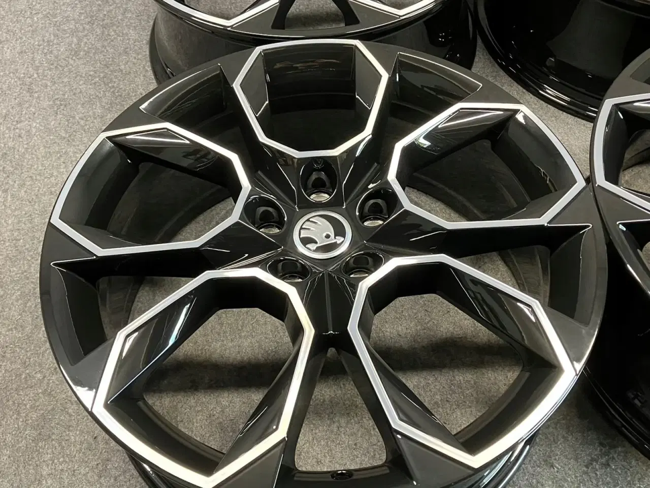 Billede 4 - ALUÆLGE SKODA OCTAVIA 3 RS 5E0 XTREME 19"