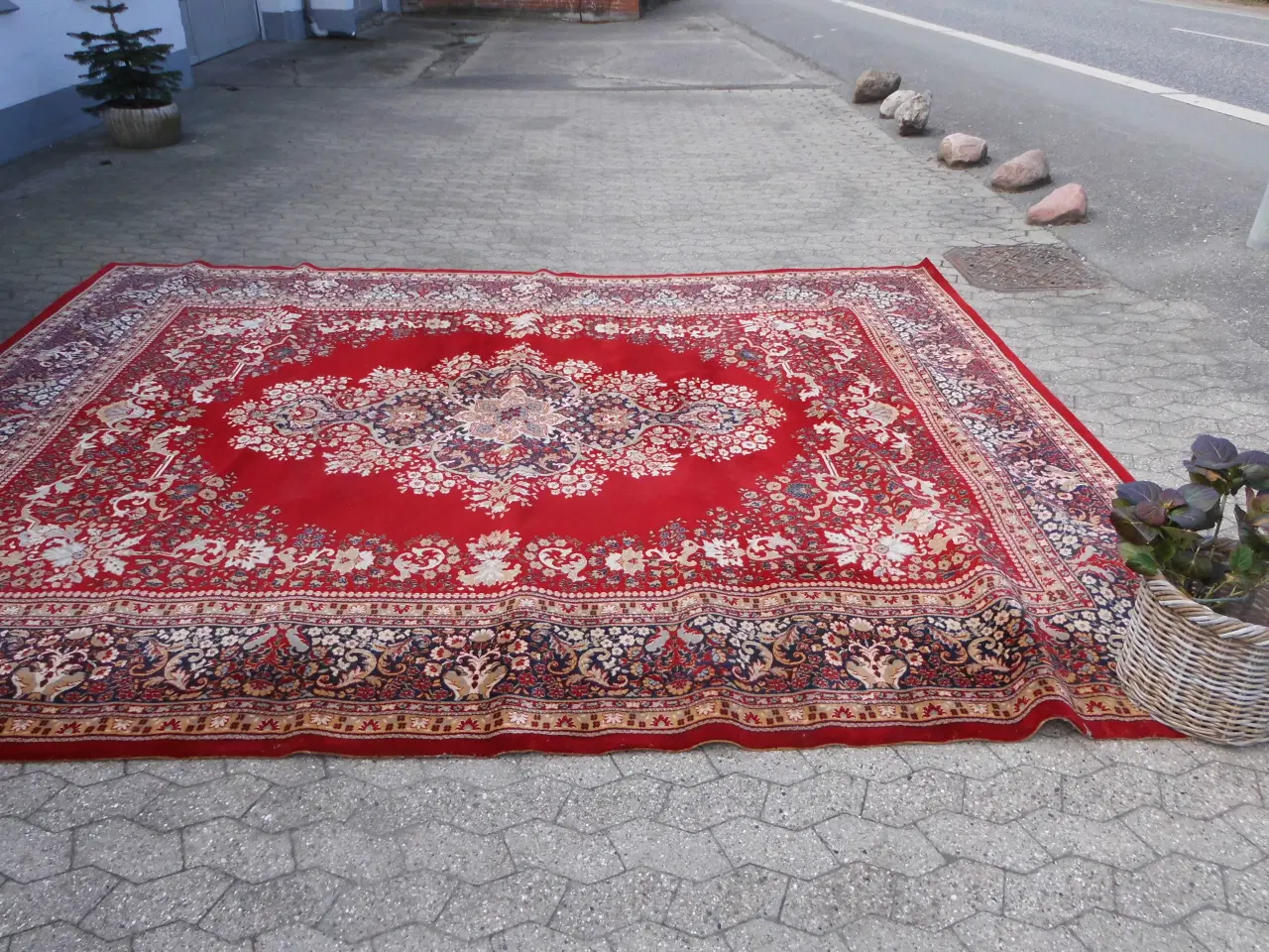 Billede 3 - tæppe til spisebord