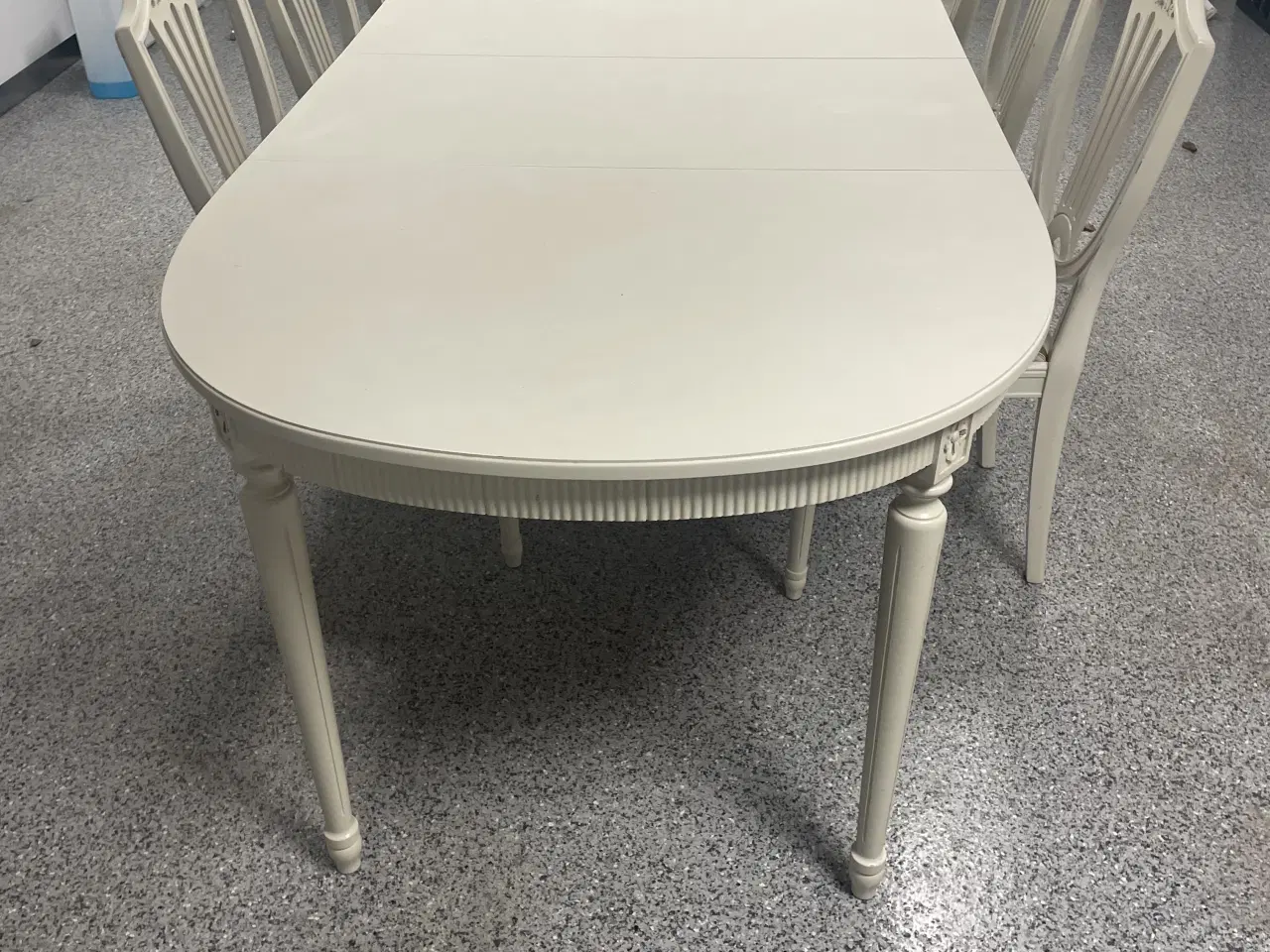 Billede 3 - Smukt gustaviansk spisebord med 6 stole