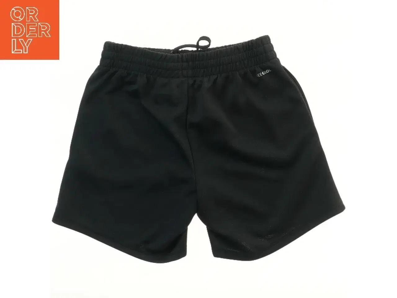 Billede 2 - Sort shorts fra Hummel (str. 140)