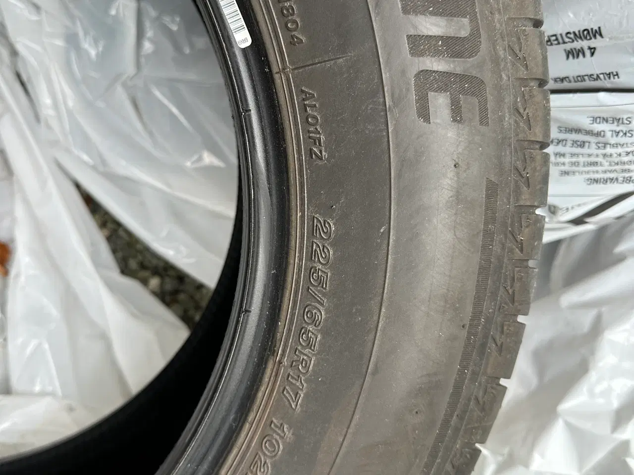 Billede 2 - Bridgestone sommerdæk 225-65-17