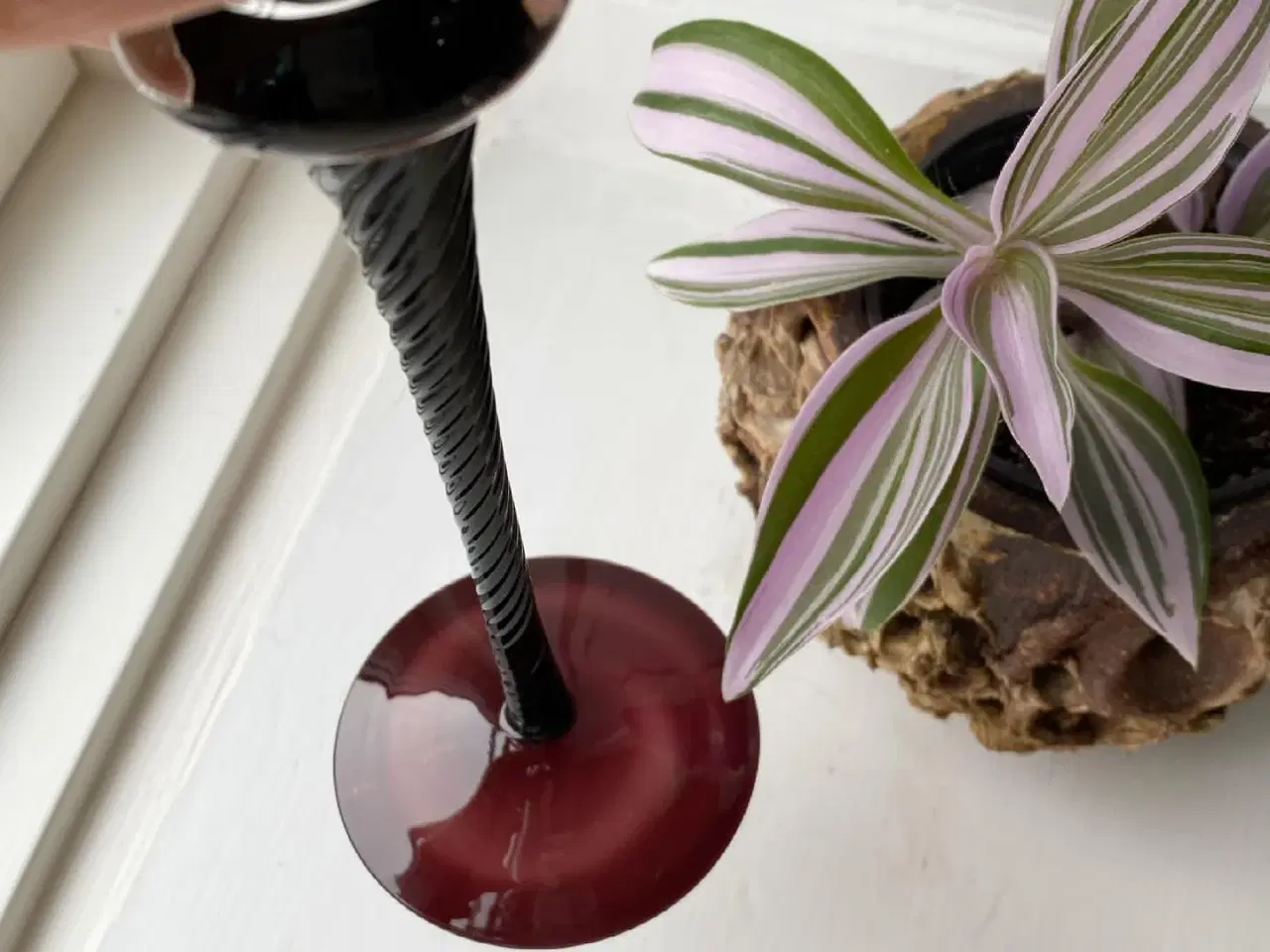 Billede 4 - Klar kumme m auberginefarvet swirl