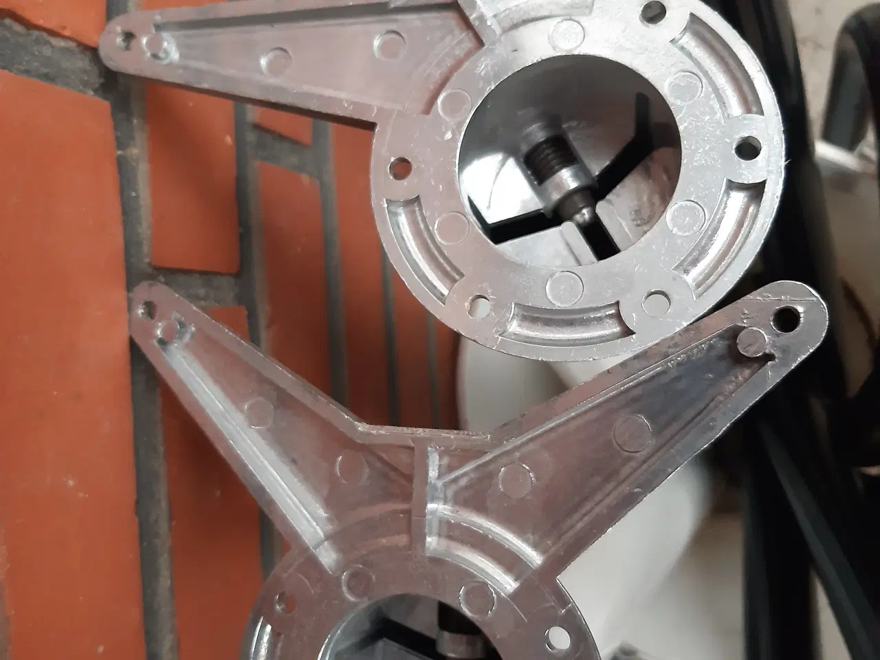 Billede 3 - Justerbare solide metalbordben med beslag