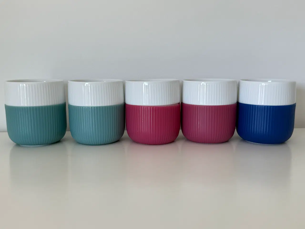 Billede 1 - Fem Royal Copenhagen Contrast krus.