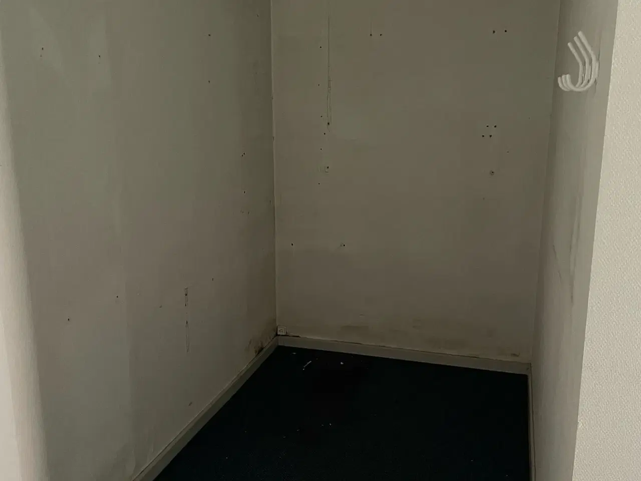 Billede 14 - Stort erhvervslokale med tekøkken og fælles toilet