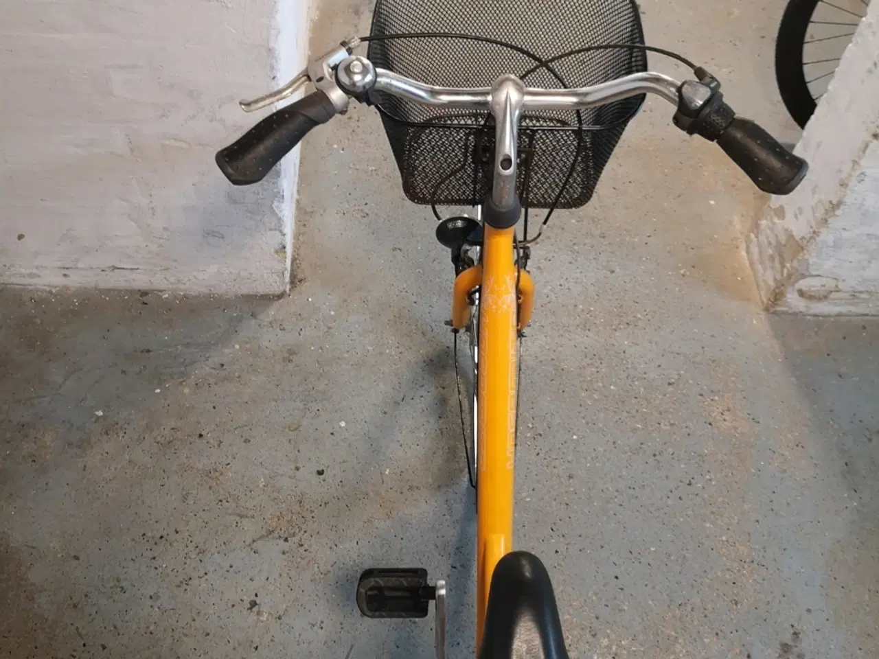 Billede 2 - Yosemite 28" 7 gear som ny , ny dæk.  Den har ståe