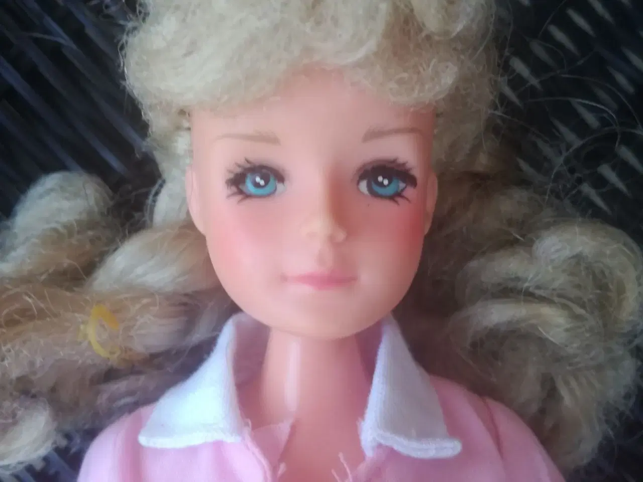 Billede 2 - Barbie som sygeplejerske