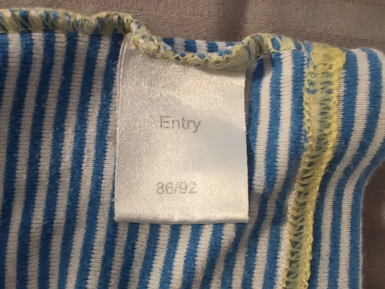 Billede 3 - Entry blå/hvid top, størrelse 86/92