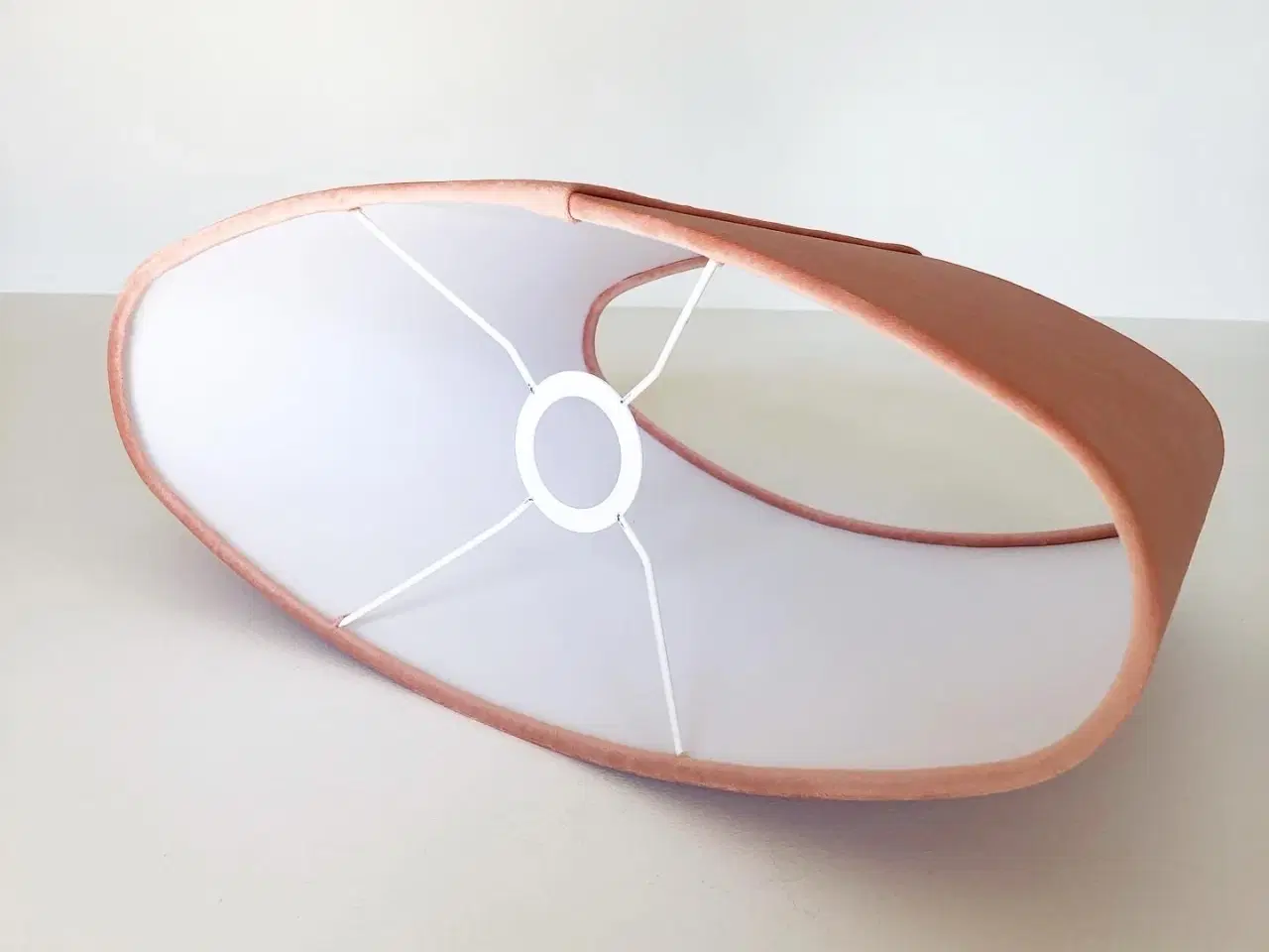 Billede 6 - Bordlampe i opaline glas og messing