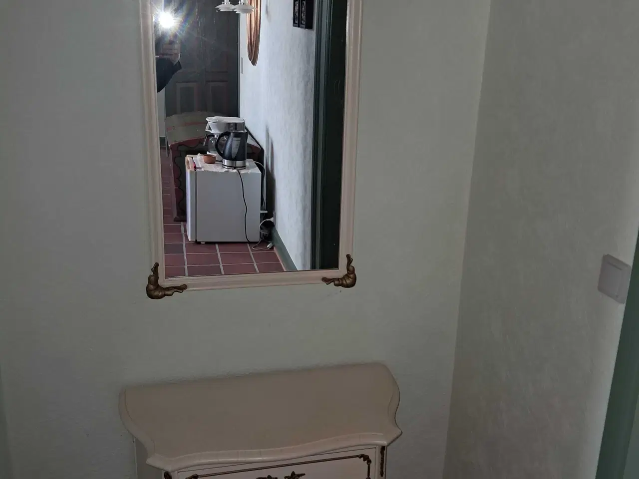 Billede 1 - Lille enkel kommode med spejl