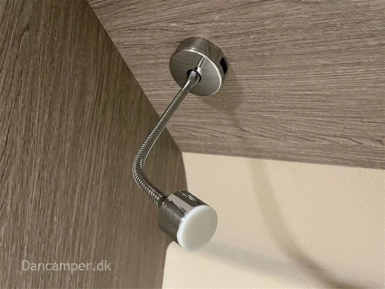 Billede 19 - 2023 - Chausson ROAD LINE V594 VIP MAX   UNDER KLARGØRING! Super spændende, kort van med to dobbeltsenge på tværs i køjesystem. 2,2, L motor , 140 HK, solcelle og markise m.m.