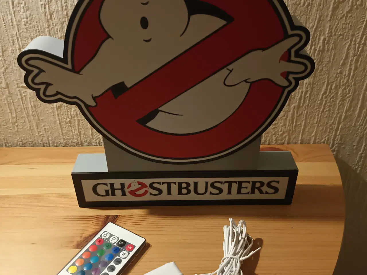 Billede 3 - Ghostbusters LED Lampe Grå / Hvid / Rød / Sort