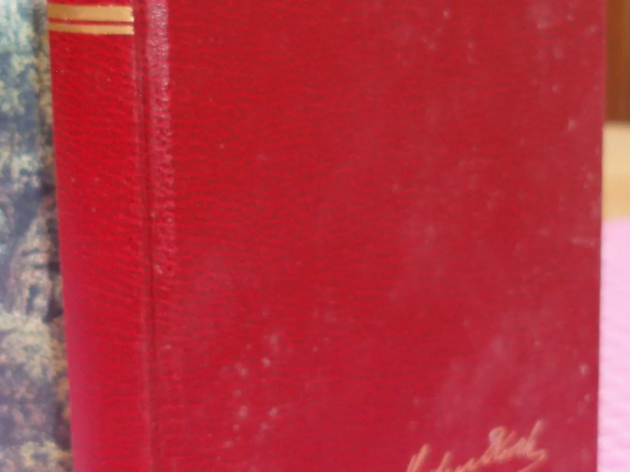 Billede 4 - Morten Korch rød Hardback bøger 4