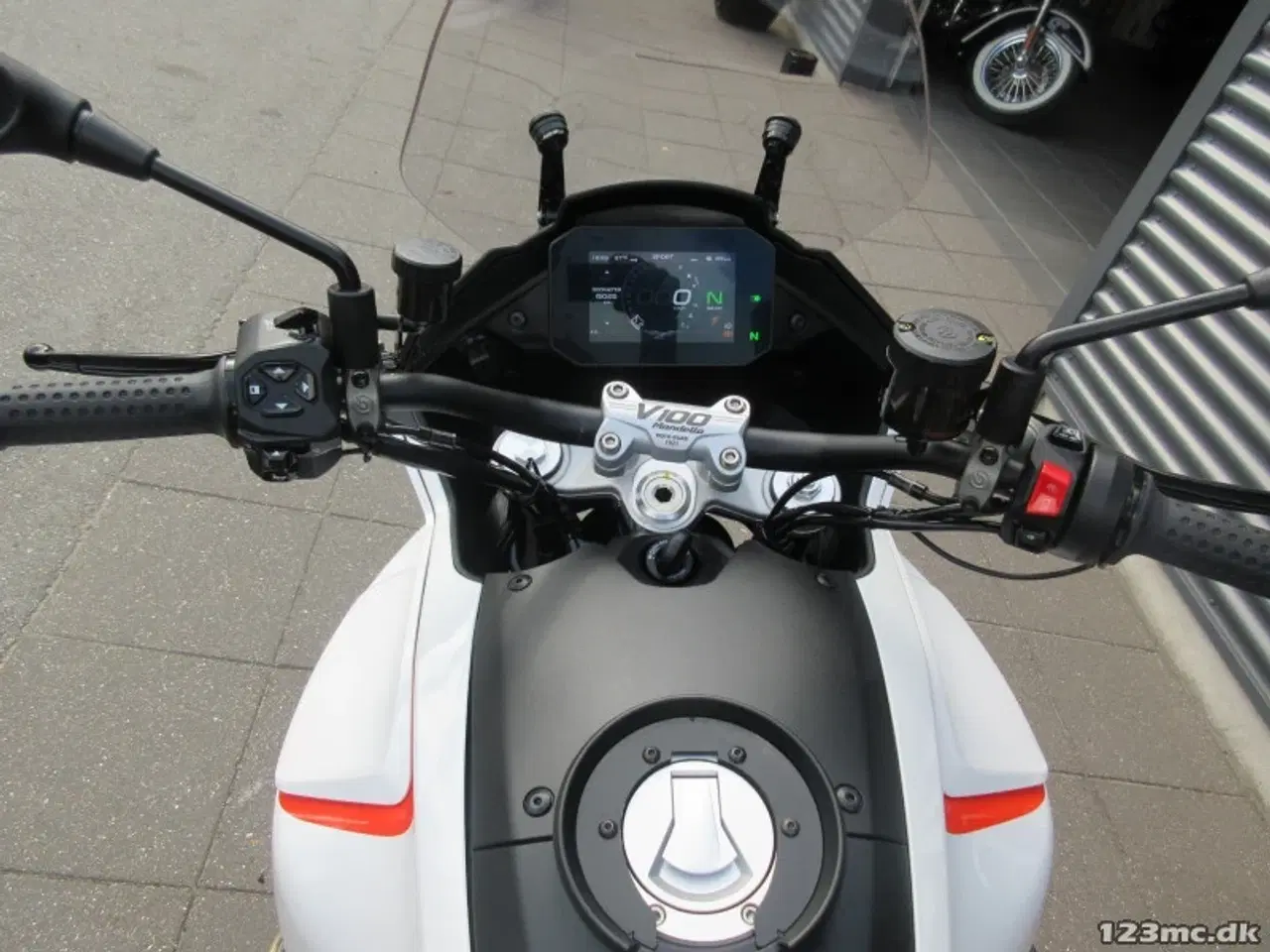 Billede 20 - Moto Guzzi V100 Mandello MC-SYD       BYTTER GERNE