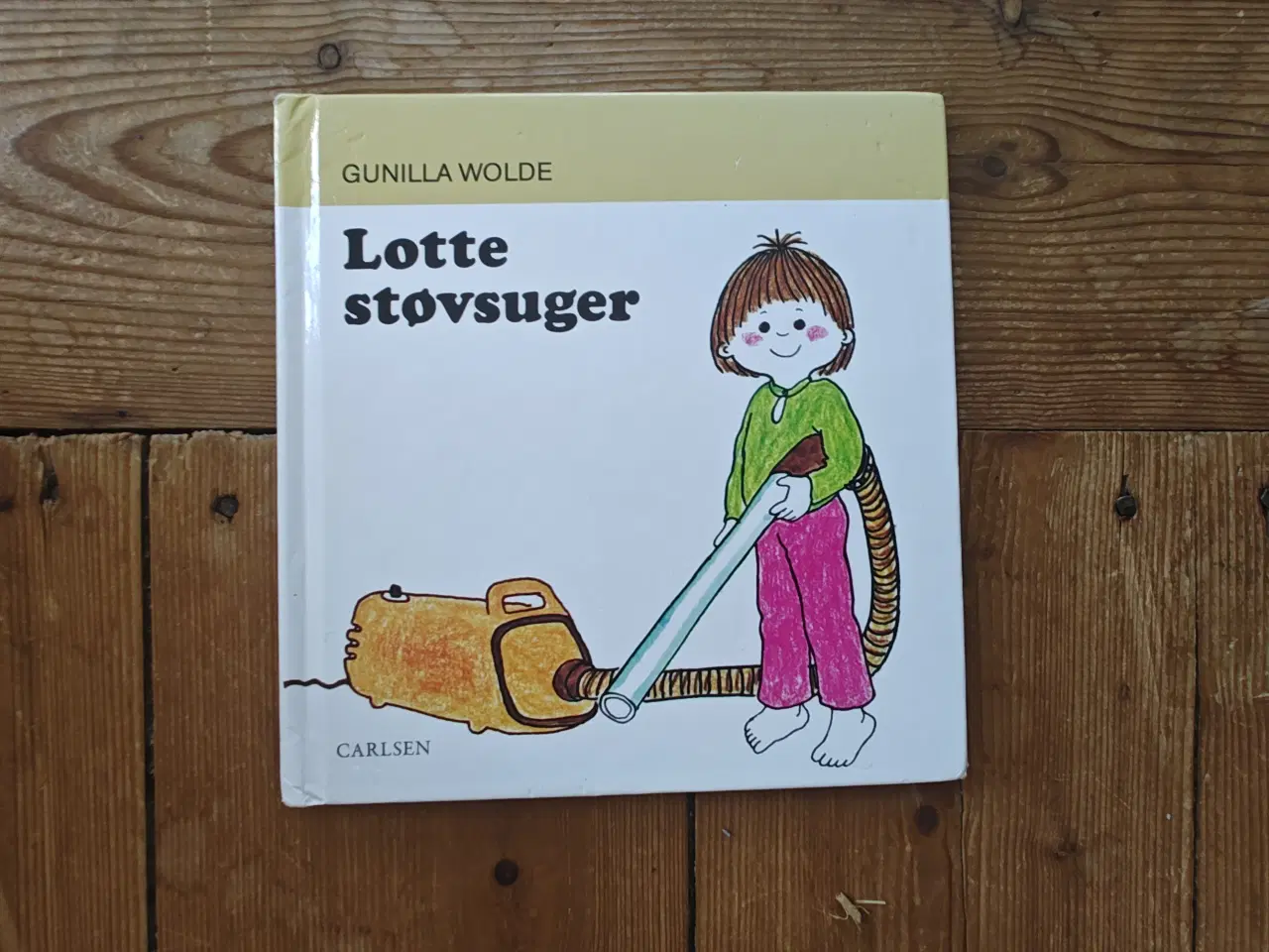 Billede 1 - Lotte Støvsuger Gunilla Wolde Bog nr. 5