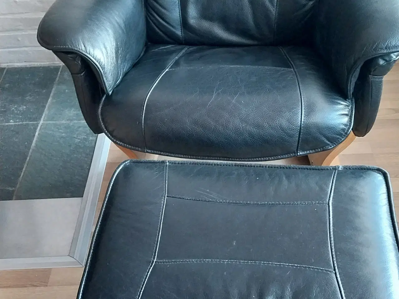 Billede 1 - læder stol med skammel