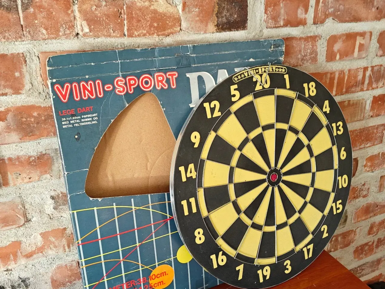 Billede 4 - VINI-SPORT Dartskive med pile