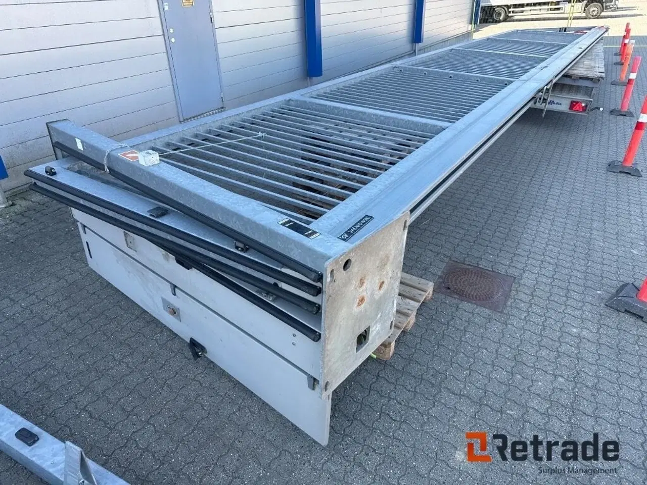 Billede 1 - - - - Automatisk skydeport 12 meters Assa avlet systems