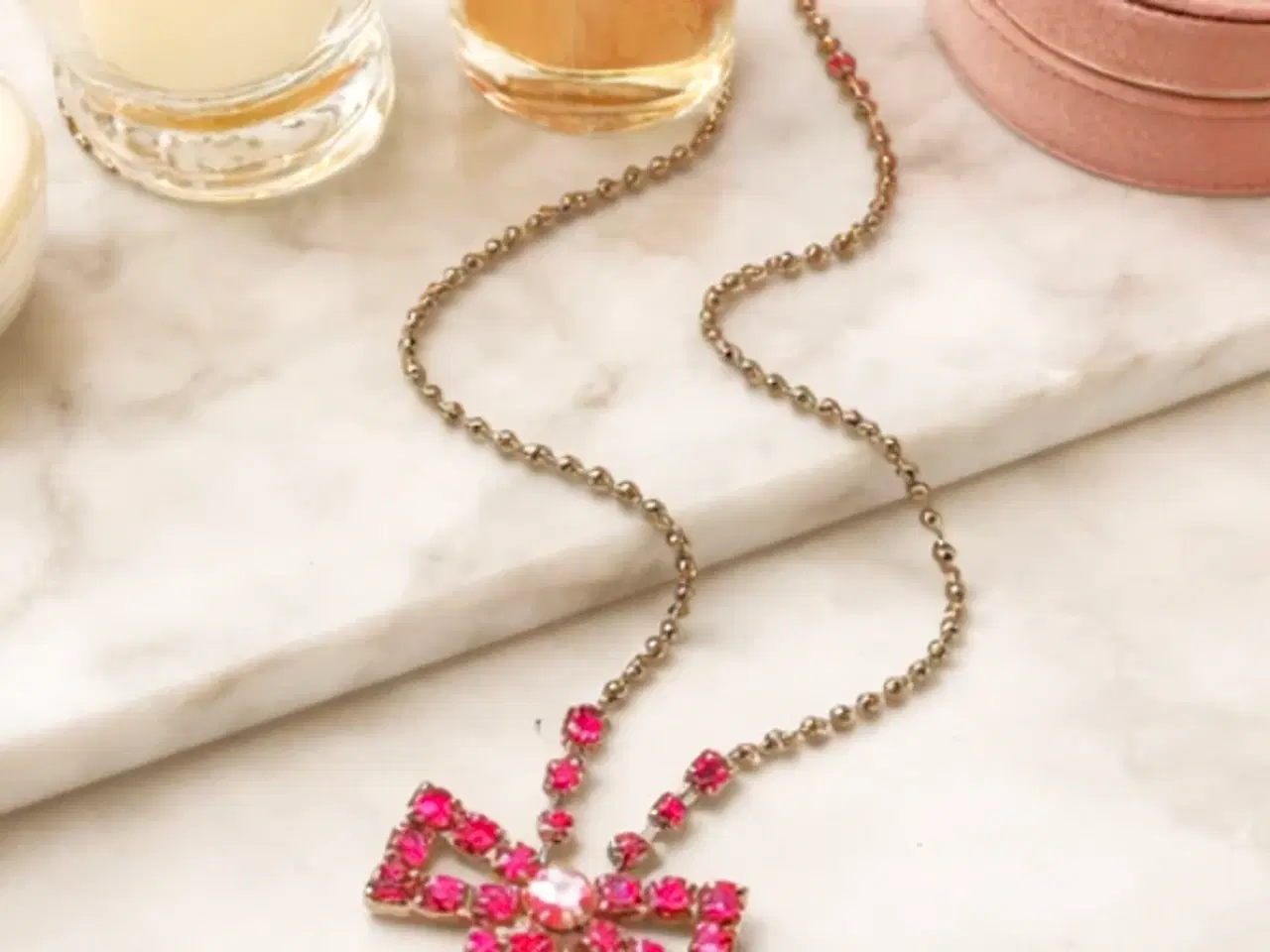 Billede 3 - Halskæde med pink bling