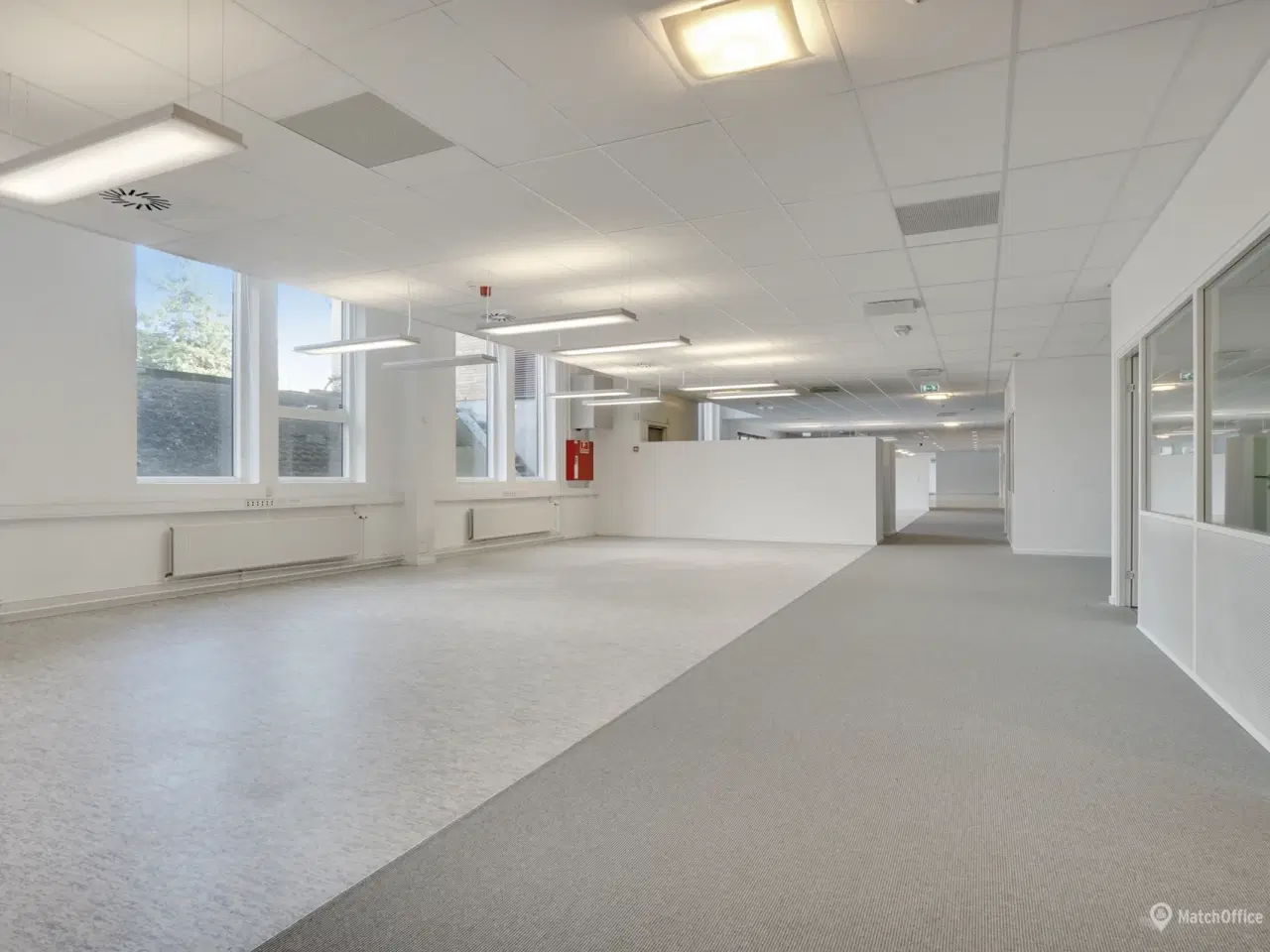 Billede 7 - Veleksponeret og markant kontorlejemål med højt til loftet ved ydre Ringvej