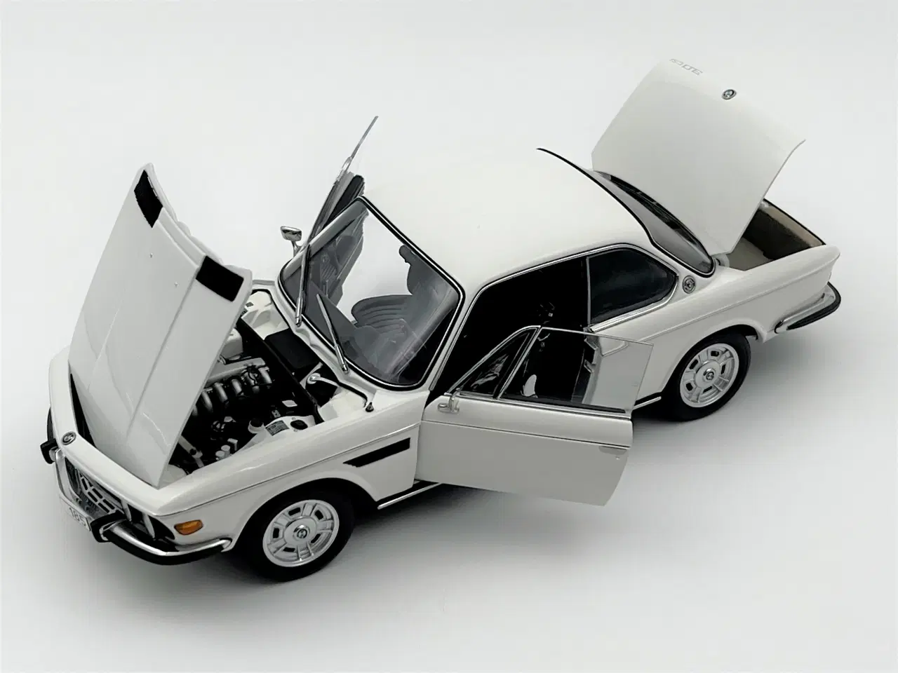 Billede 5 - 1971 BMW 3,0 CSi E9 - 1:18  Mega sjælden udbudt 