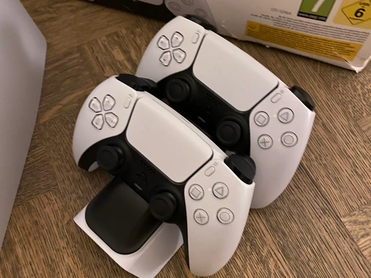 Billede 2 - Playstation 5 disc inkl 2 controller