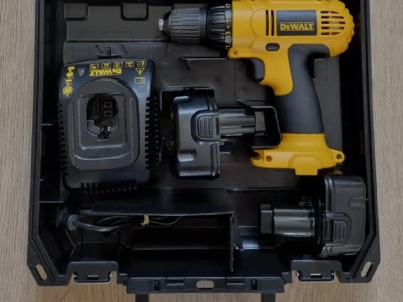 Billede 1 - Dewalt skruemaskine 12v DE907K-2