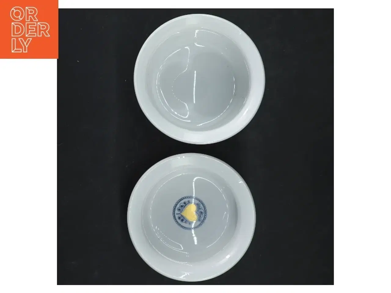 Billede 4 - Hvid glasvase med låg fra Holmegaard (str. 17 cm)