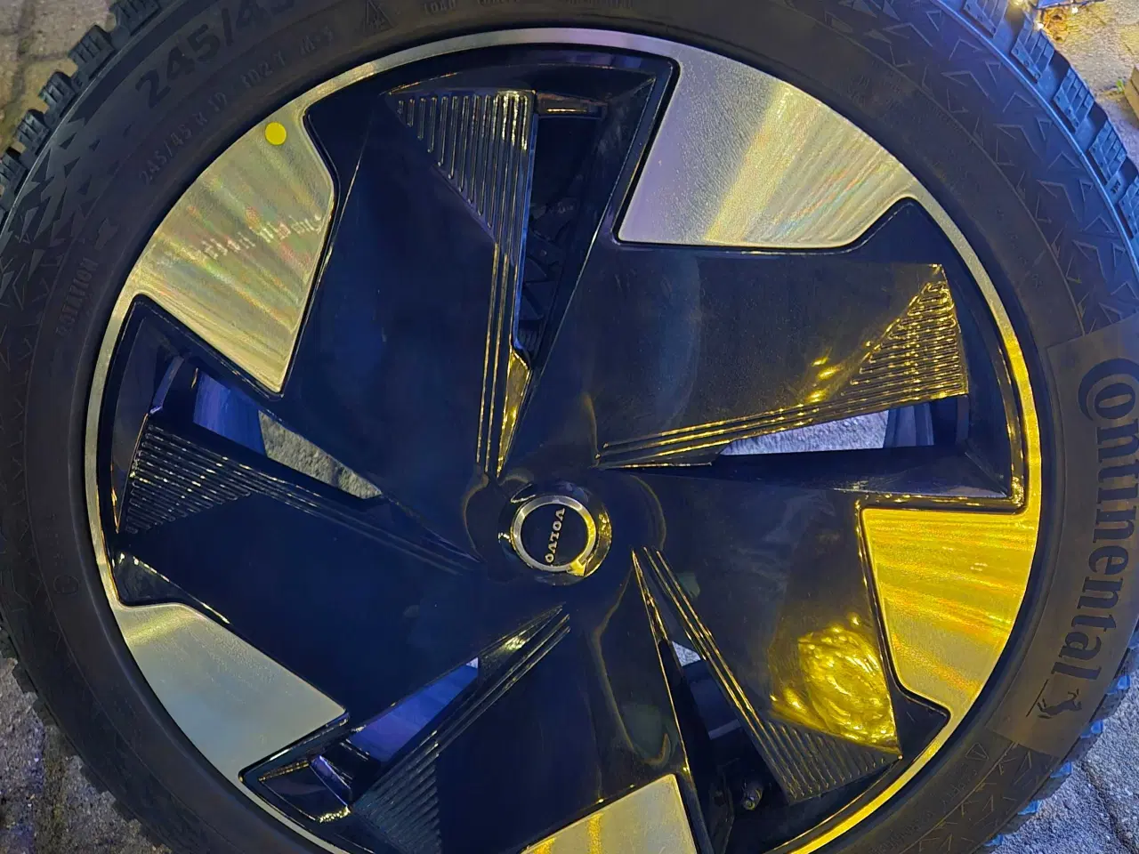 Billede 1 - Volvo EX30 R19 vinterdæk/pigdæk 