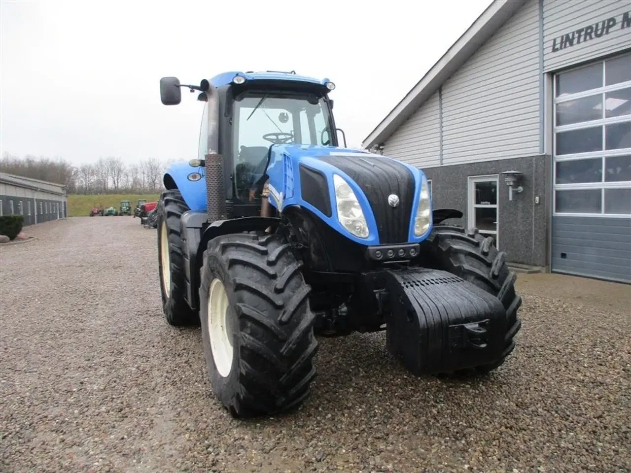 Billede 18 - New Holland T8.390 Med fin 600/70R30 og 710/70R42 dæk montering på.