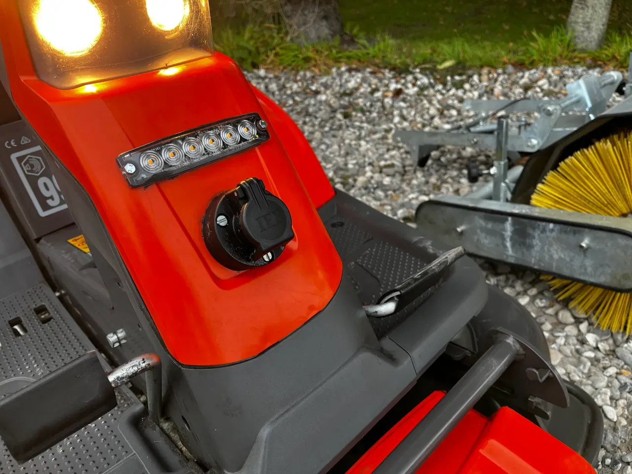 Billede 6 - Husqvarna R216t AWD + kost