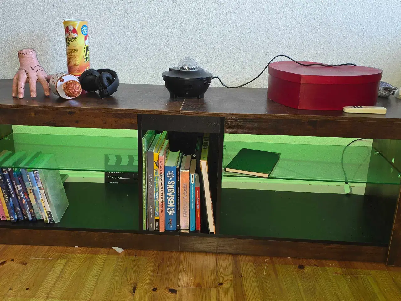 Billede 2 - Tv-bord med opbevaring og LED-lys