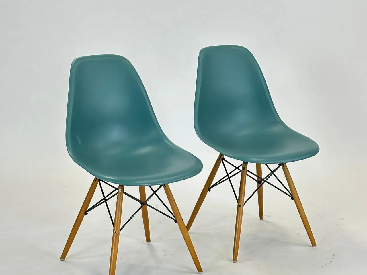 Billede 1 - Sæt af Vitra Eames DSW Stole (Sea blue)