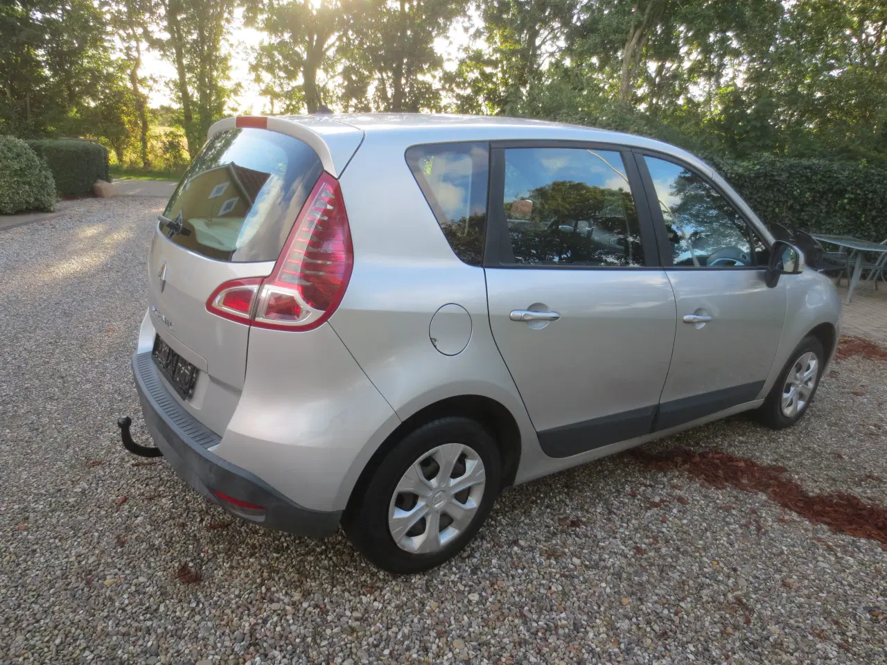 Billede 6 - Renault Scenic 1.6 i År 2010. Nysynet. 