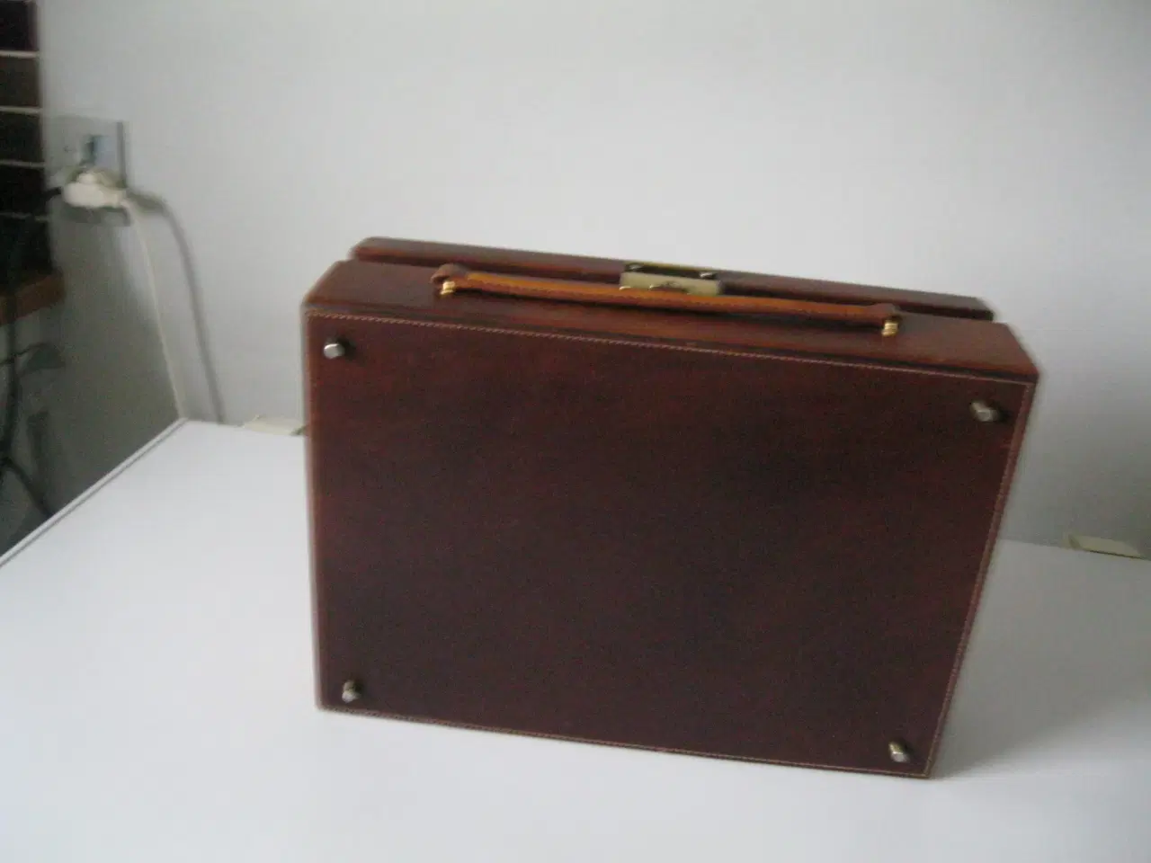 Billede 5 -  smykkeskrin læder og ruskind 32x22x10 cm. 