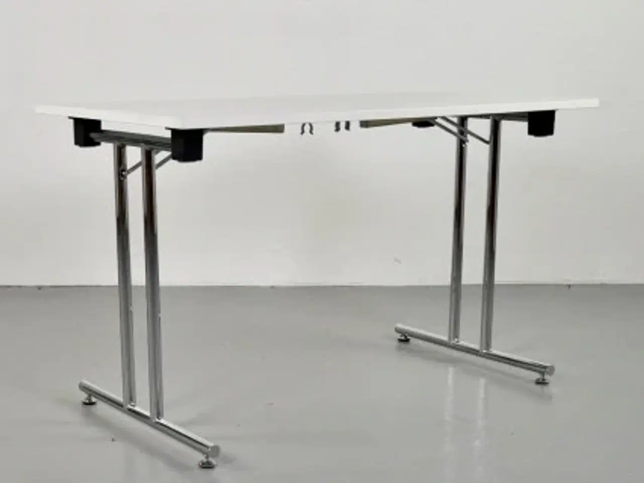 Billede 1 - Klapbord med hvid plade og krom stel